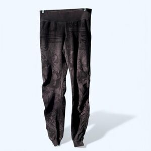 Lululemon Athletica Gray Joggers Sz6 EUC Activewear Work-out Gym Fitness